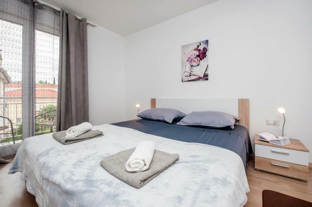 Apartman Sonata Ровин Екстериор снимка
