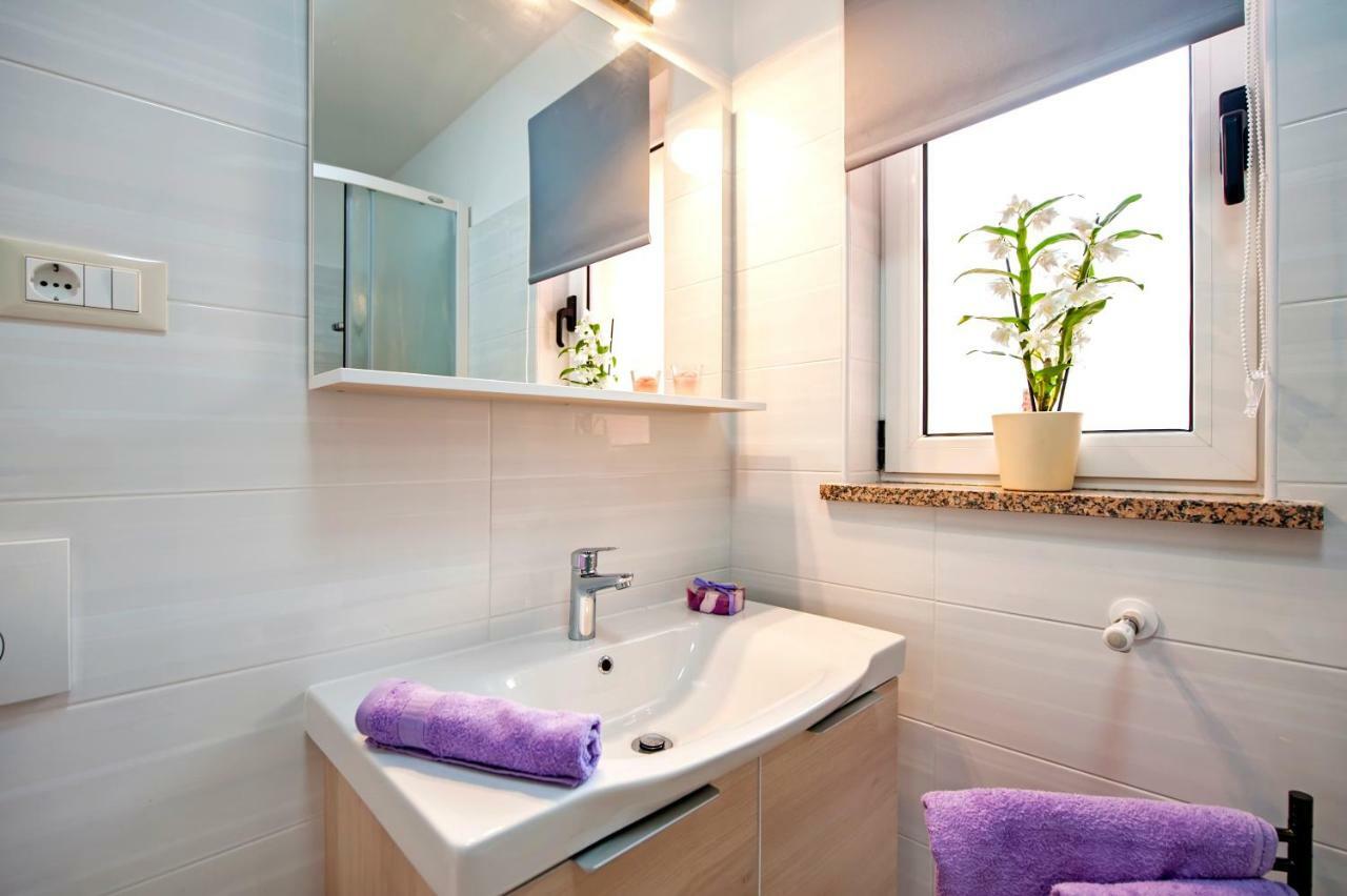 Apartman Sonata Ровин Екстериор снимка