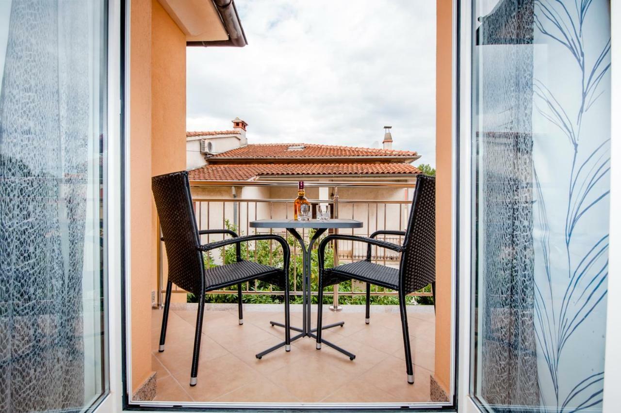 Apartman Sonata Ровин Екстериор снимка
