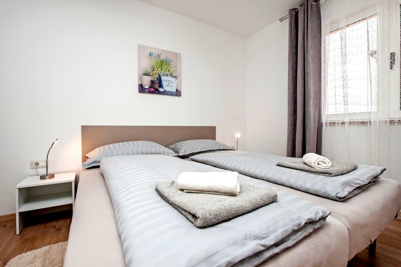 Apartman Sonata Ровин Екстериор снимка