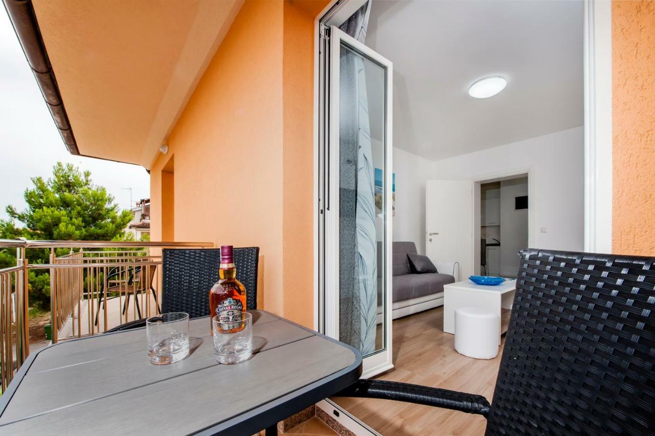 Apartman Sonata Ровин Екстериор снимка