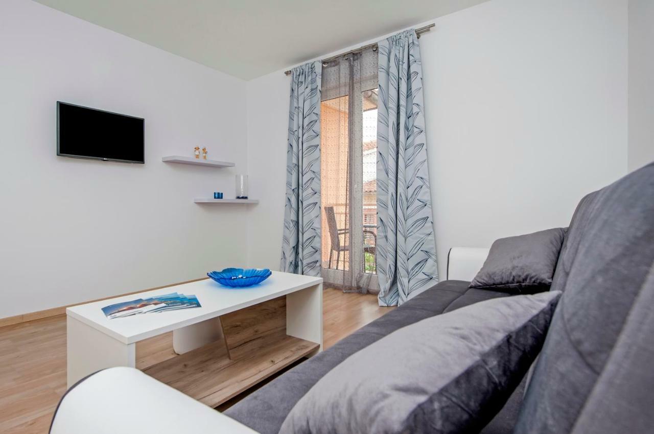 Apartman Sonata Ровин Екстериор снимка